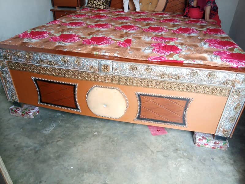 new bed set 2table with matras 7