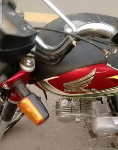 Honda 70 (2022) model (03124998558)