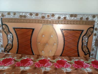 new bed ha 2table ha sath me matras b ha