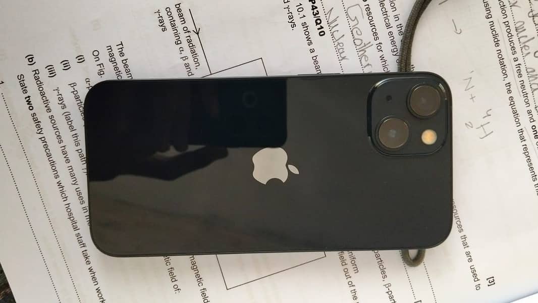 Apple iPhone 13 2