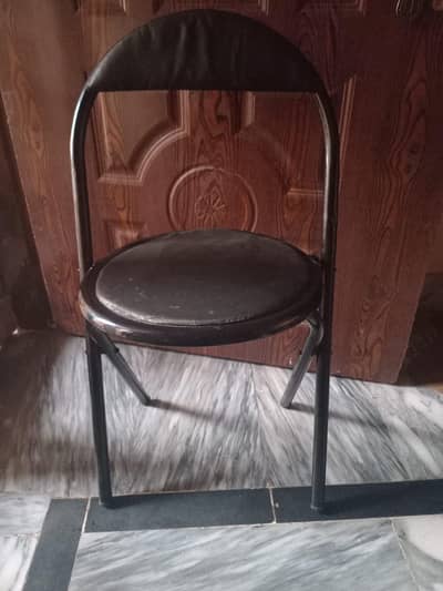 Foldable Cushioned Chair - Metal Frame