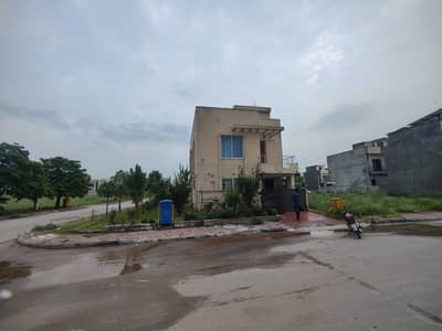Bahria town, phase 8, 5 marla upper portion available for rent, 2 beds with attach baths , ground floor lock, owner out of country
