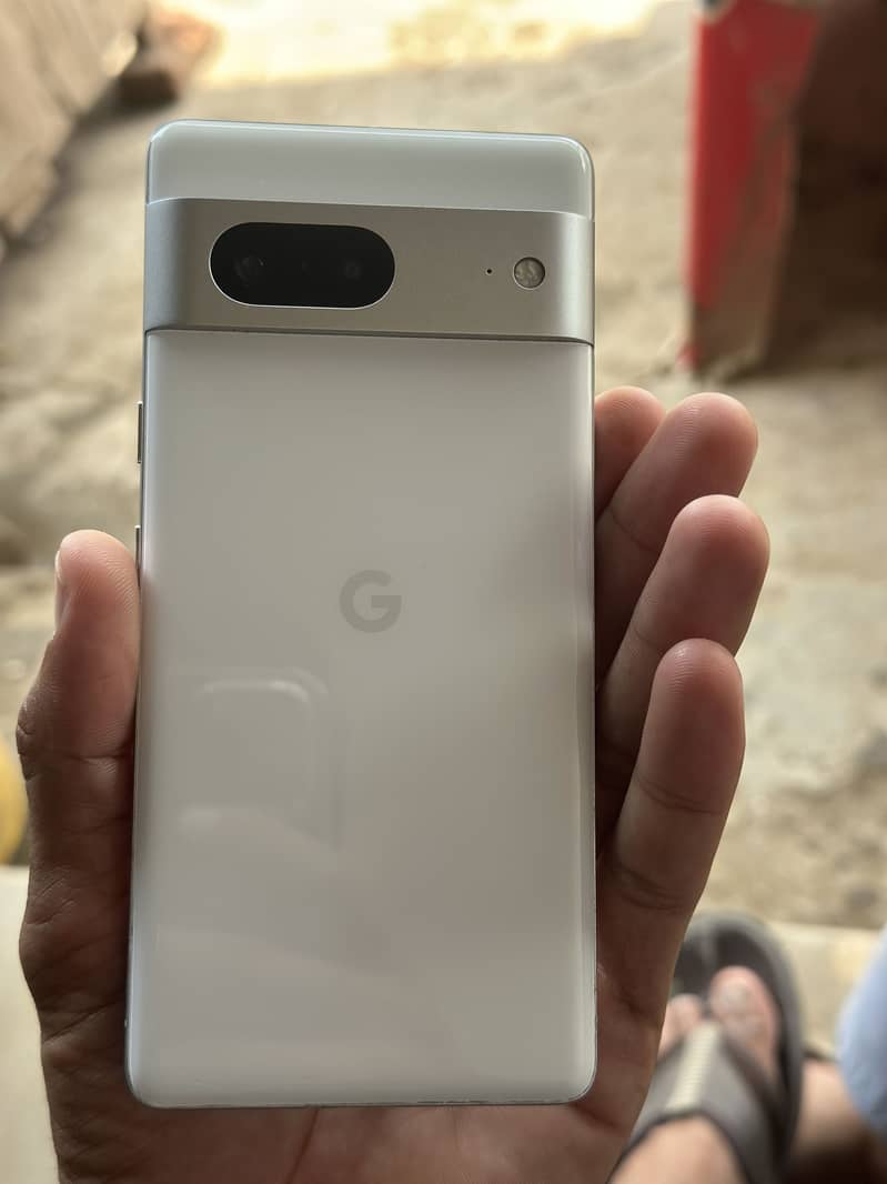 Google Pixel 7 4