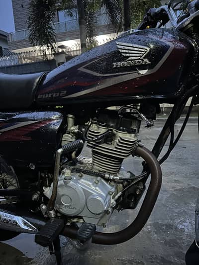 HONDA 125 BLACK MODEL 2017