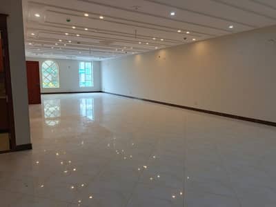 8 MARLA BRAND NEW FLOOR FOR RENT IN DHA PHASE 6 ON HOT LOCATION
