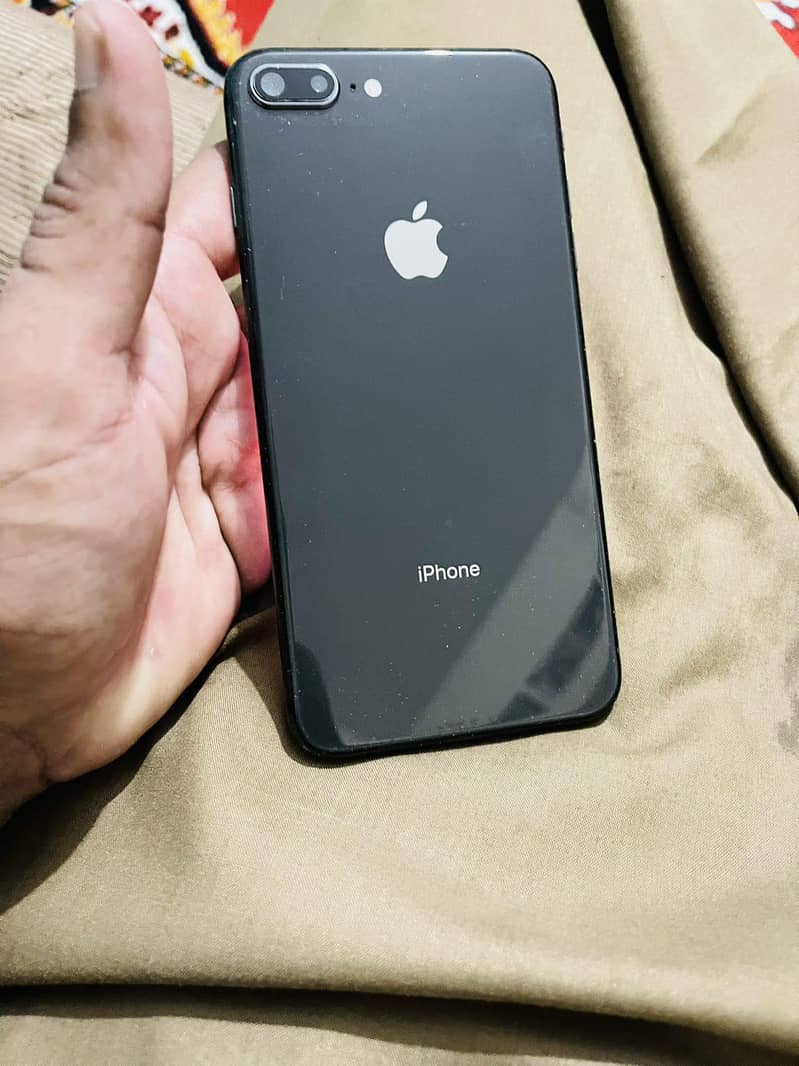 Apple iPhone 8 Plus 0