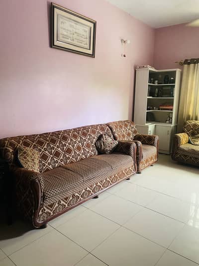 Sofa Set 7 seater (3+2+1+1] brown and gold