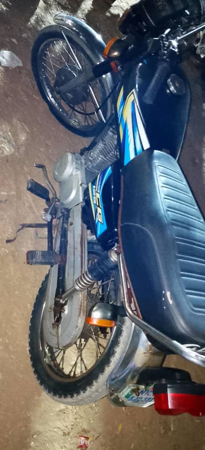 Unique 125 Model 2016