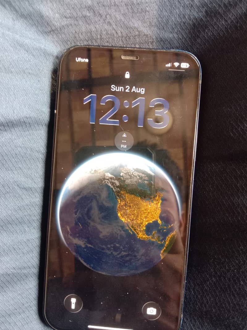 Apple iPhone 12 4