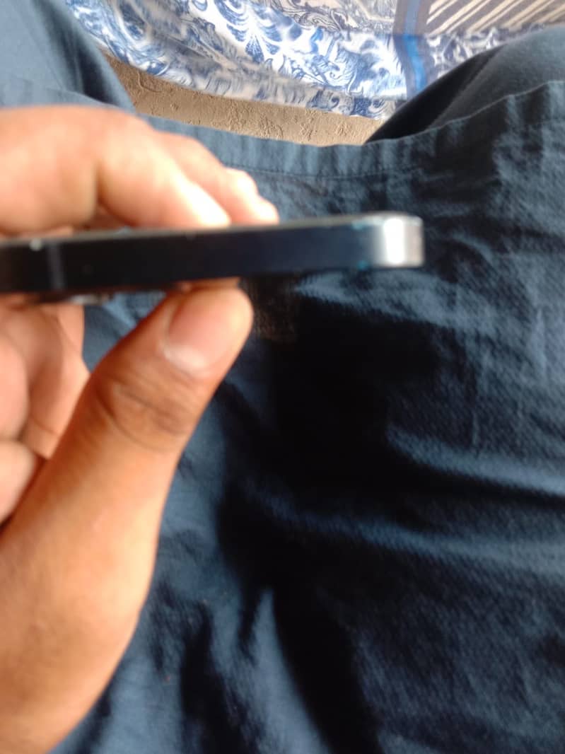 Apple iPhone 12 6