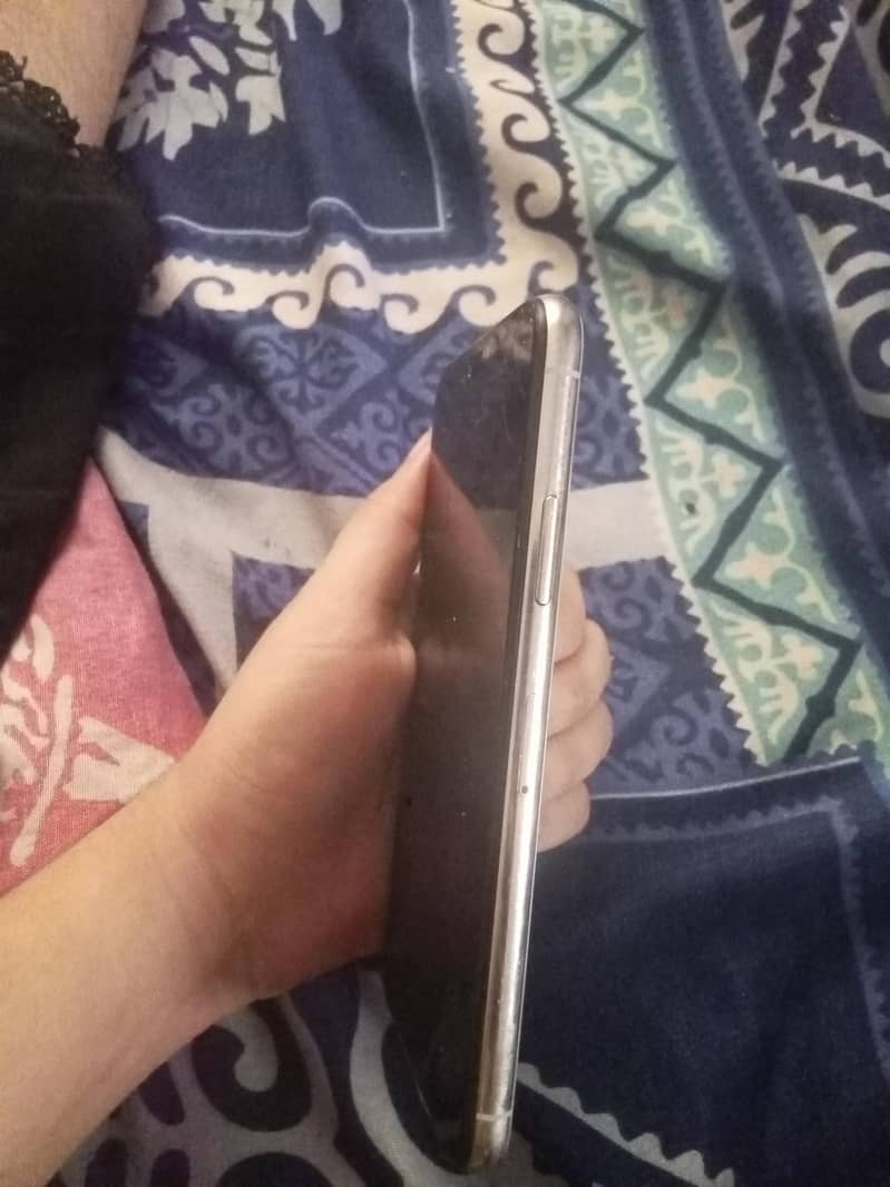 Apple iPhone X 3