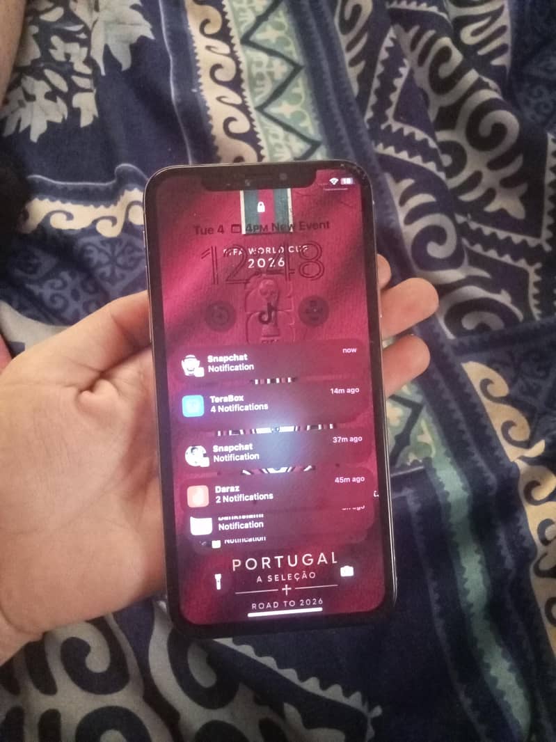 Apple iPhone X 4