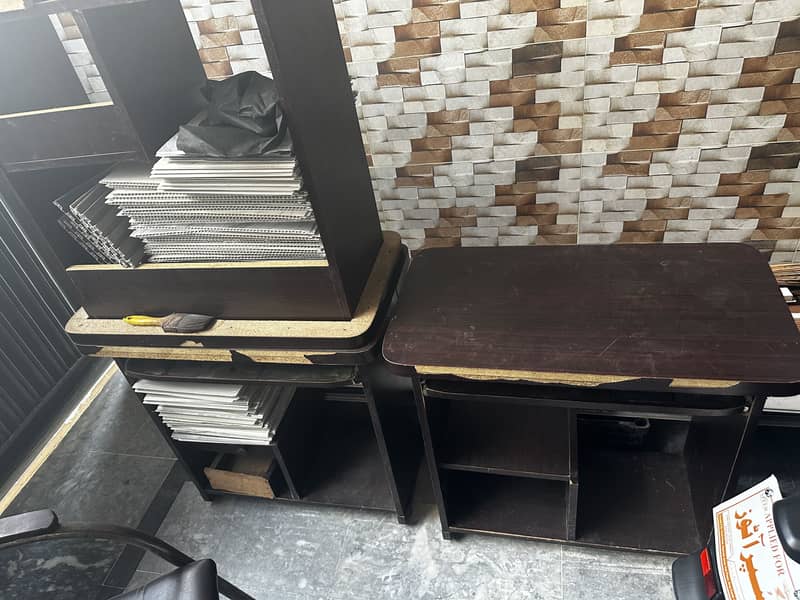 Used Chairs and Computer Table 1