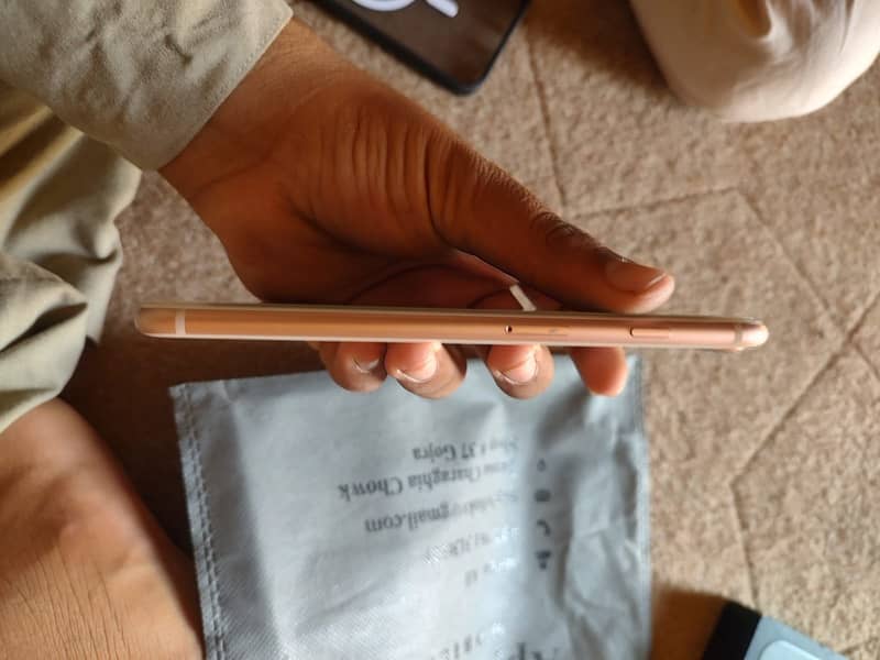 Apple iPhone 8 Plus 2