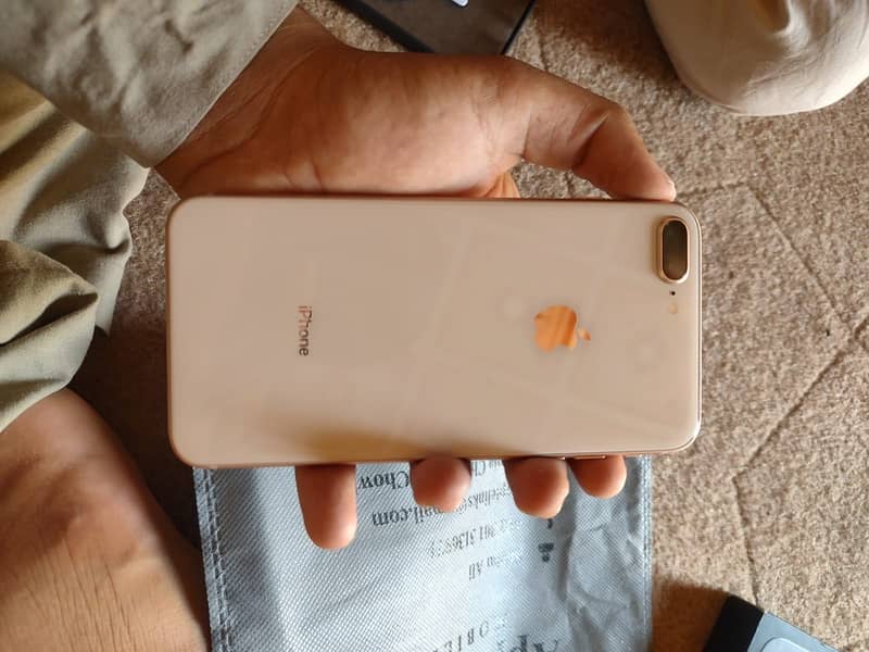 Apple iPhone 8 Plus 3