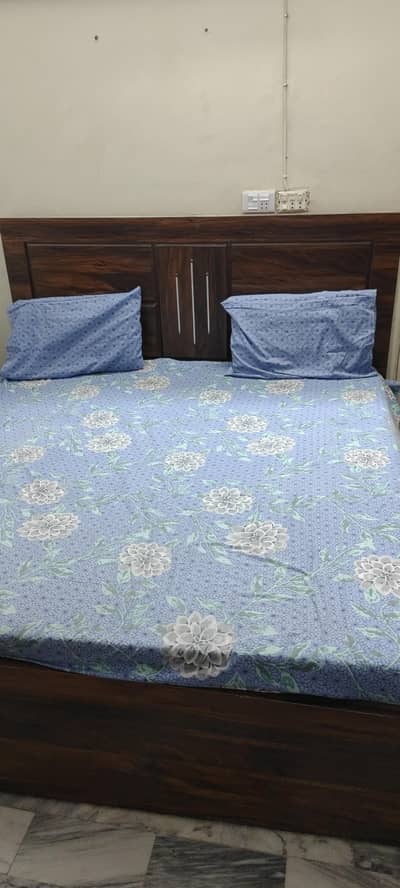 King size Bed / Wardrobe/ Dressing