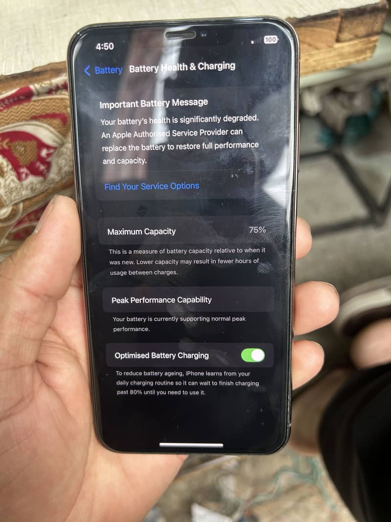 Apple iPhone XS Max 4