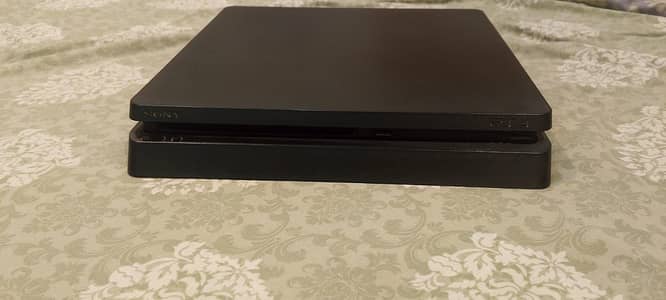 PS4 SLIM 1TB NON-JB WITH GTA5 BATMAN ARKHAM 3 Games and RDR2