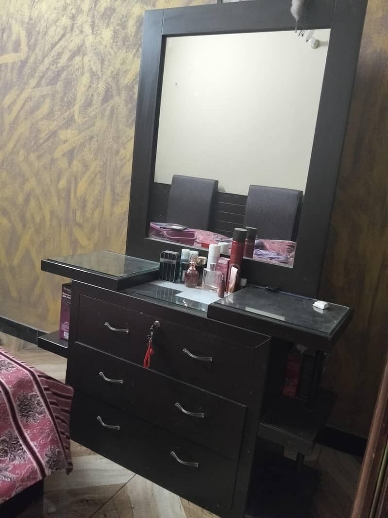 dressing table 2