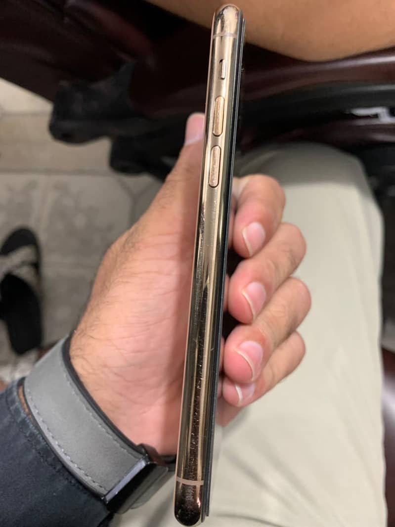 Apple iPhone 11 Pro 3