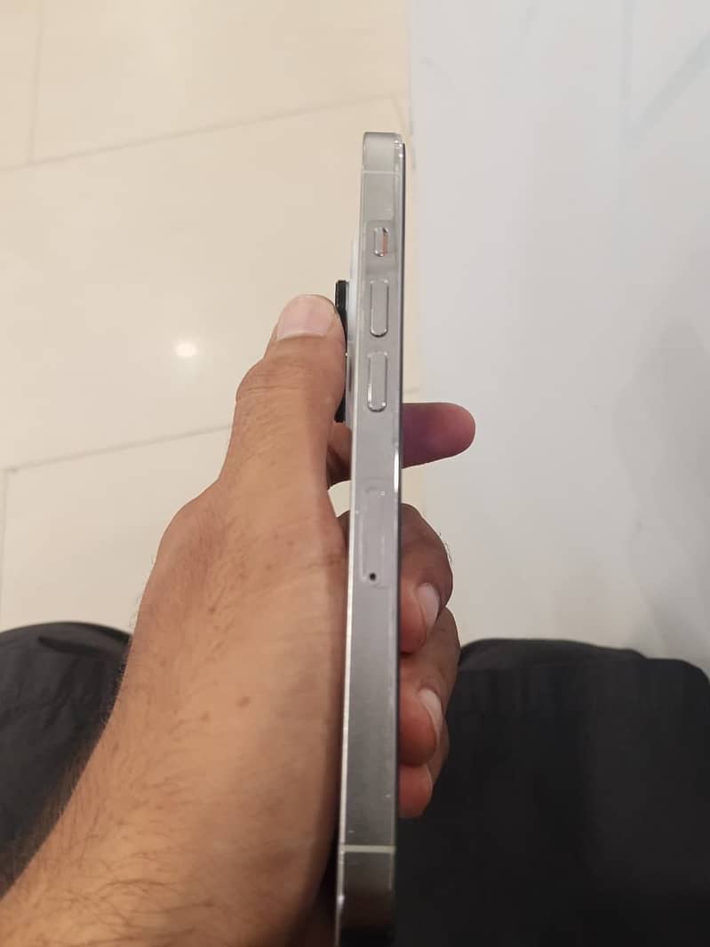 Apple iPhone 14 Pro 2