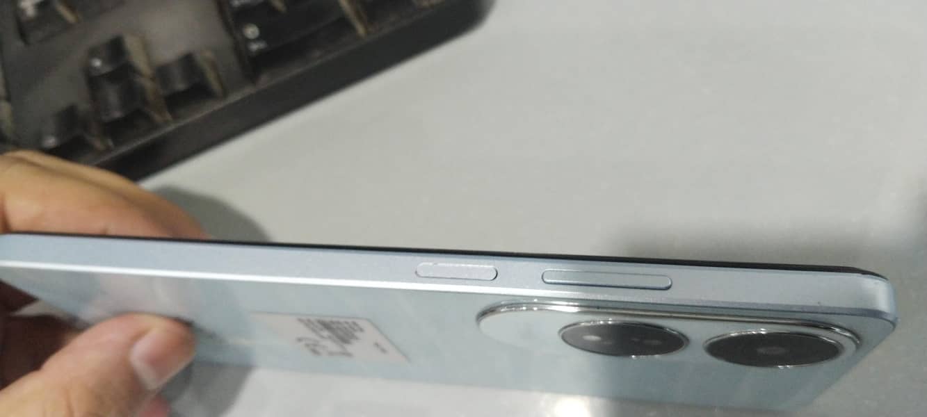 OPPO A60 1