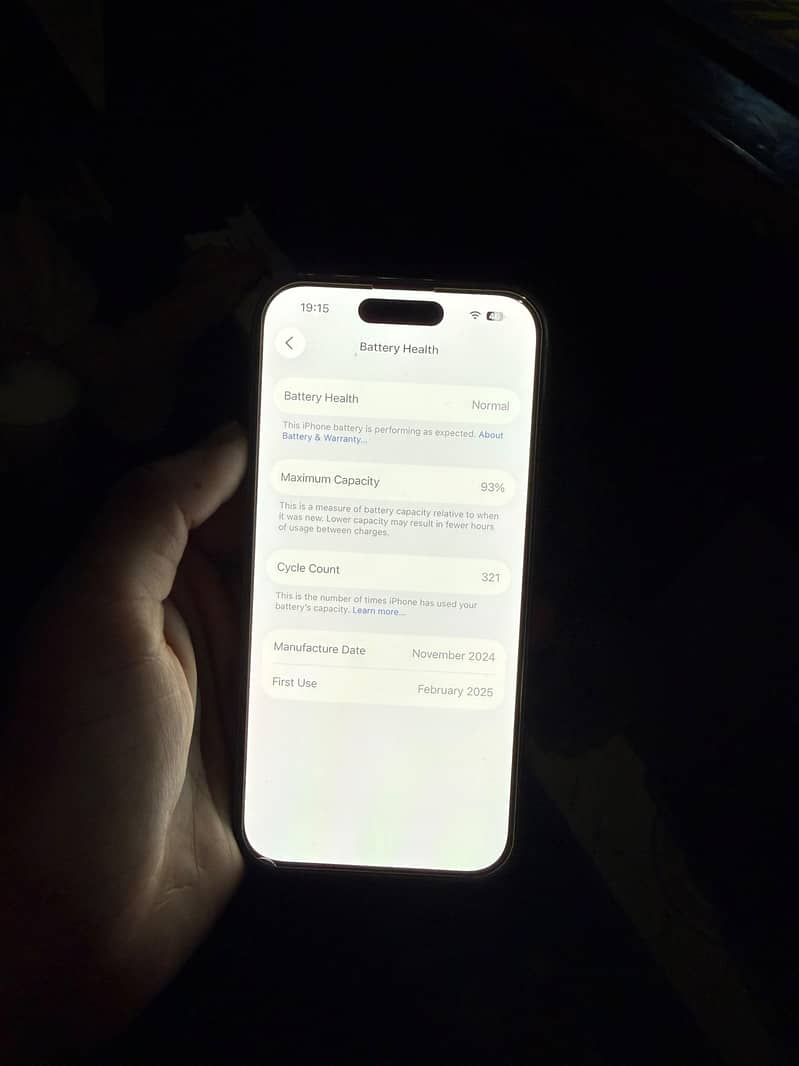 Apple iPhone 16 6