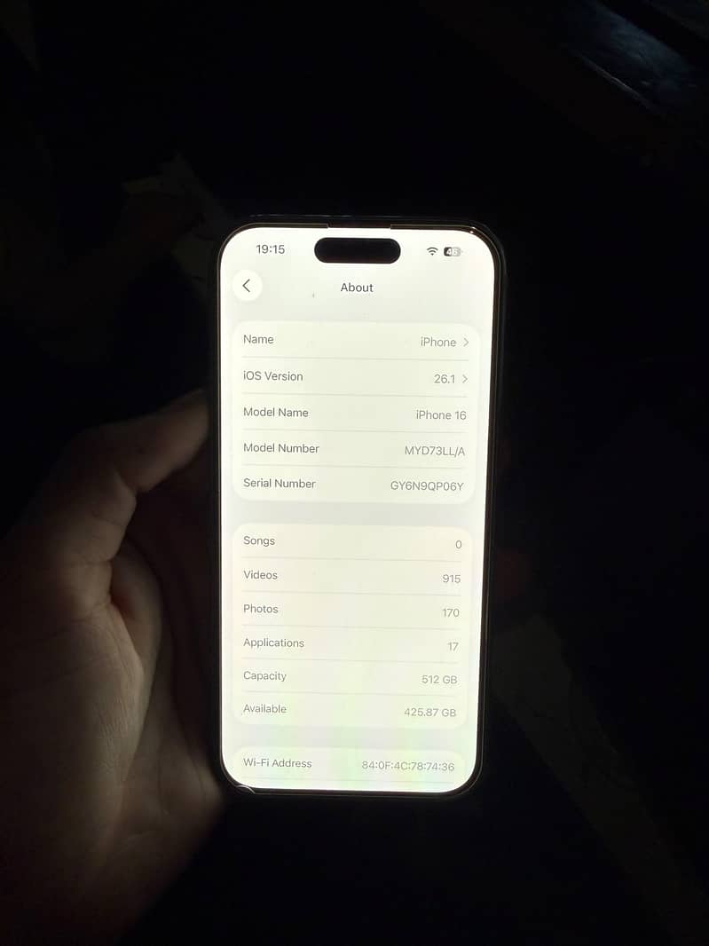Apple iPhone 16 7