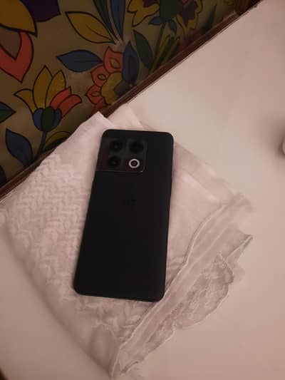 One Plus 10 Pro oficial pta aproved 12/256 just 2 lines no open  10/10