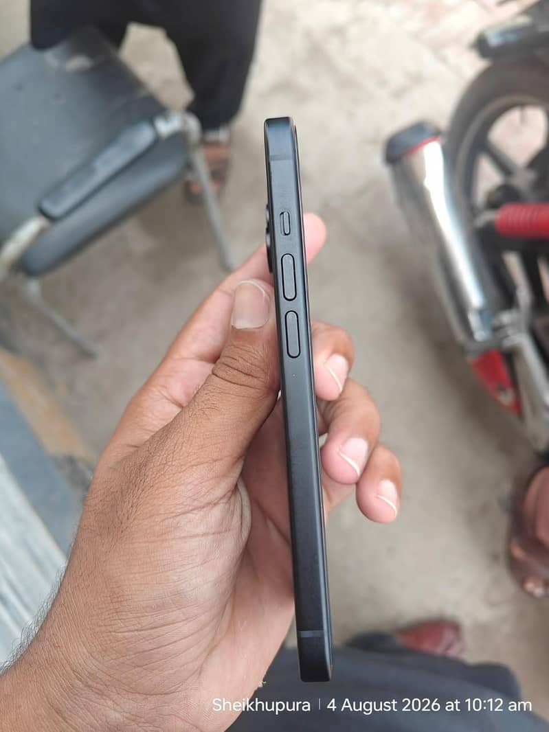 Apple iPhone 15 5