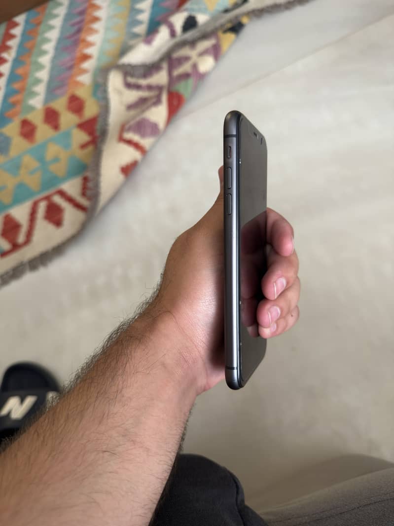 Apple iPhone 11 0