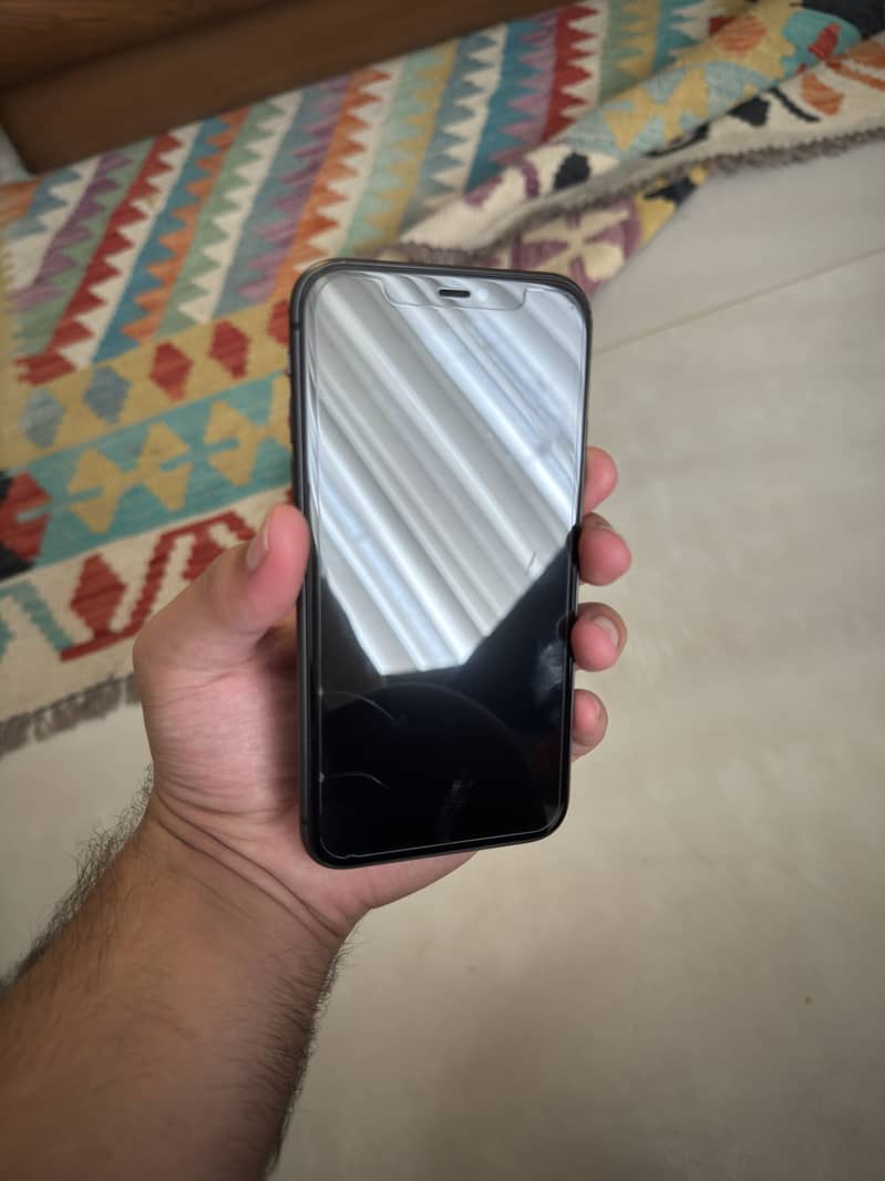 Apple iPhone 11 4