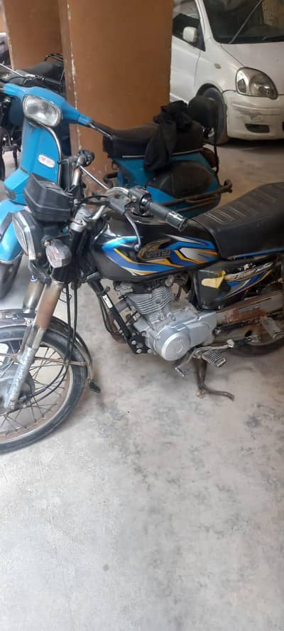 united 125 bike model 2022  sep ki hai 11k use hai meter stop hai