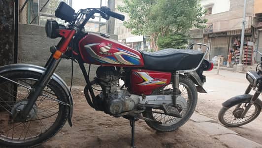 Honda cg 125 bhar num urgent sell kerni hn