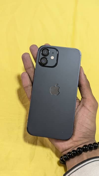 Apple iPhone 12