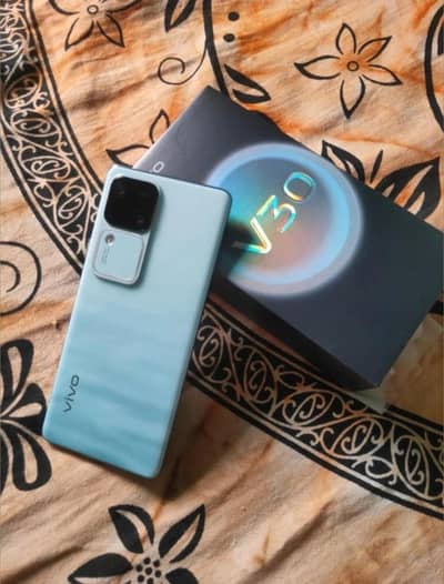 Vivo V30