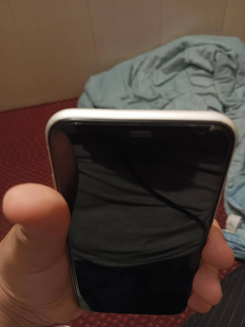 Apple iPhone 11 3
