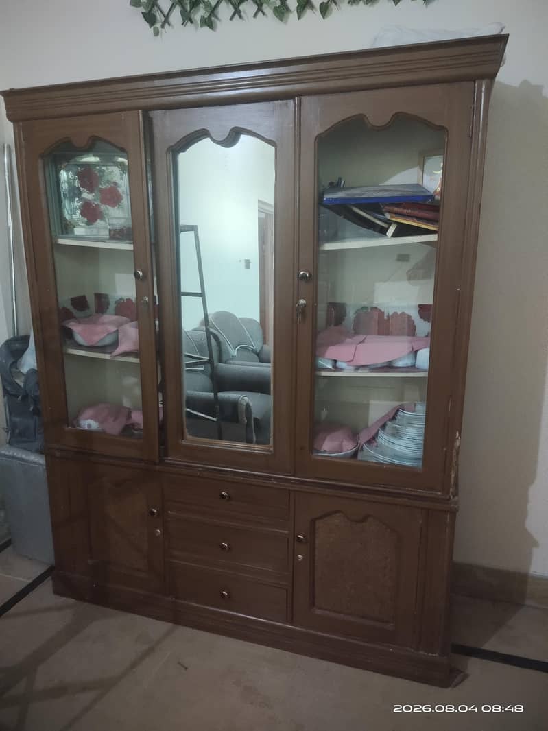 Sofa,Show Case and Centre Set 4