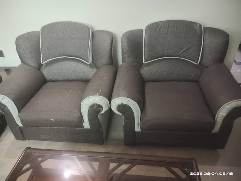 Sofa,Show Case and Centre Set 5