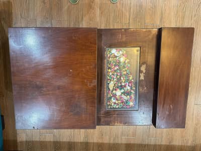 Extendable center table