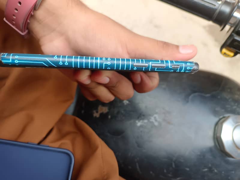 Apple iPhone 11 3