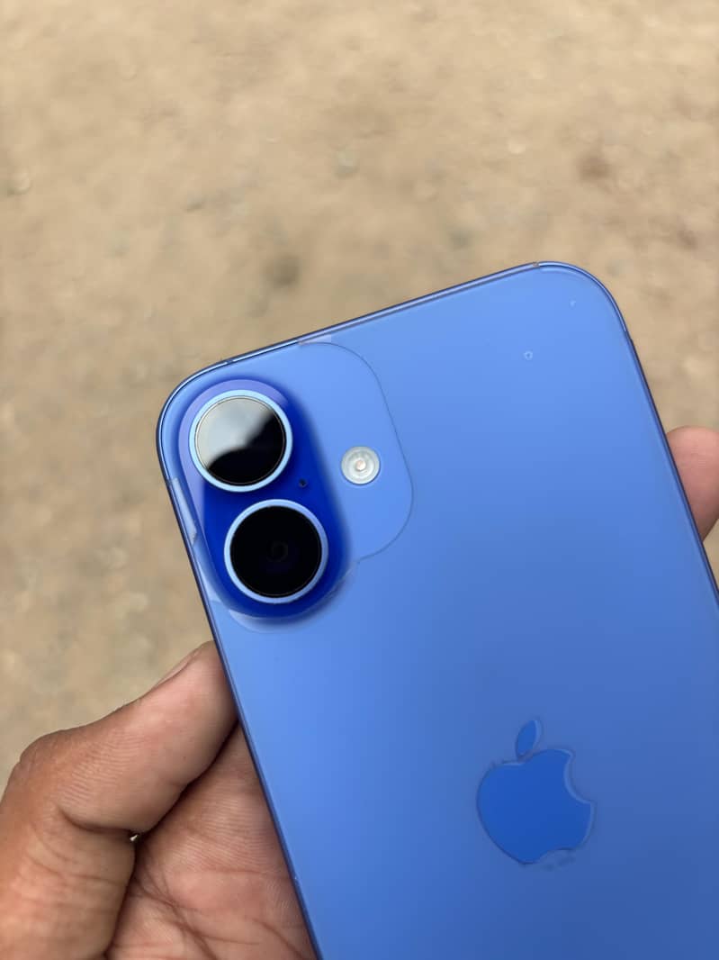 Apple iPhone 16 Plus 0