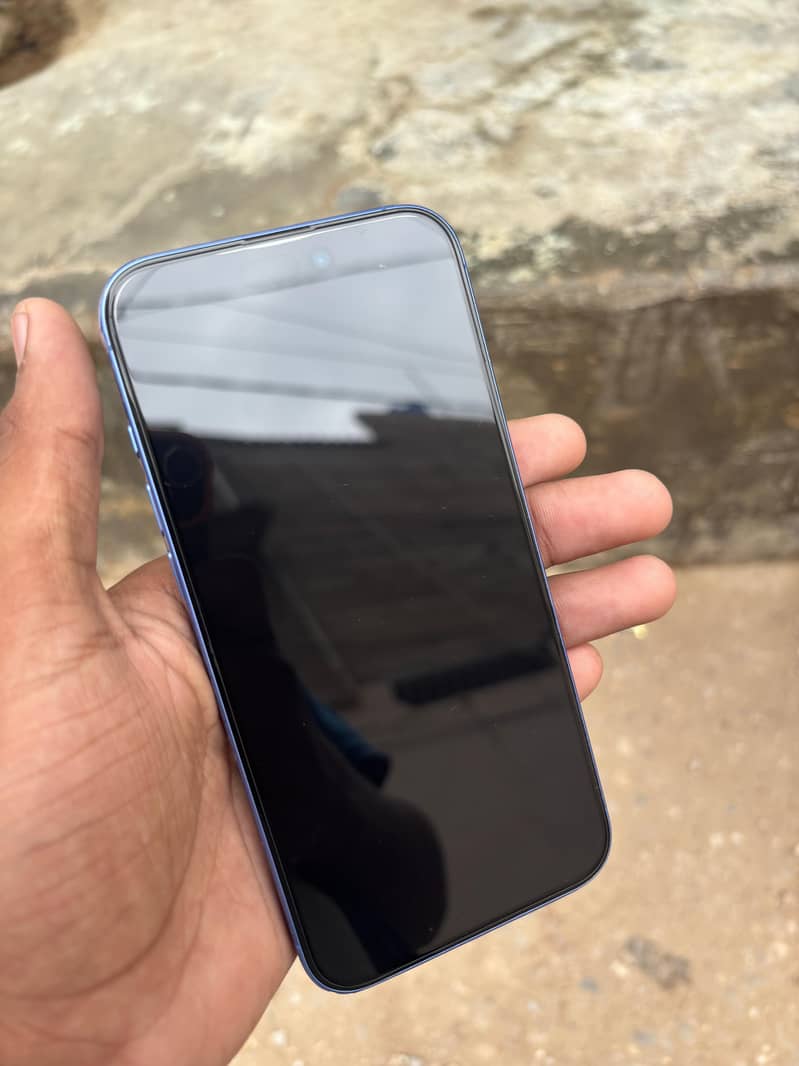 Apple iPhone 16 Plus 3