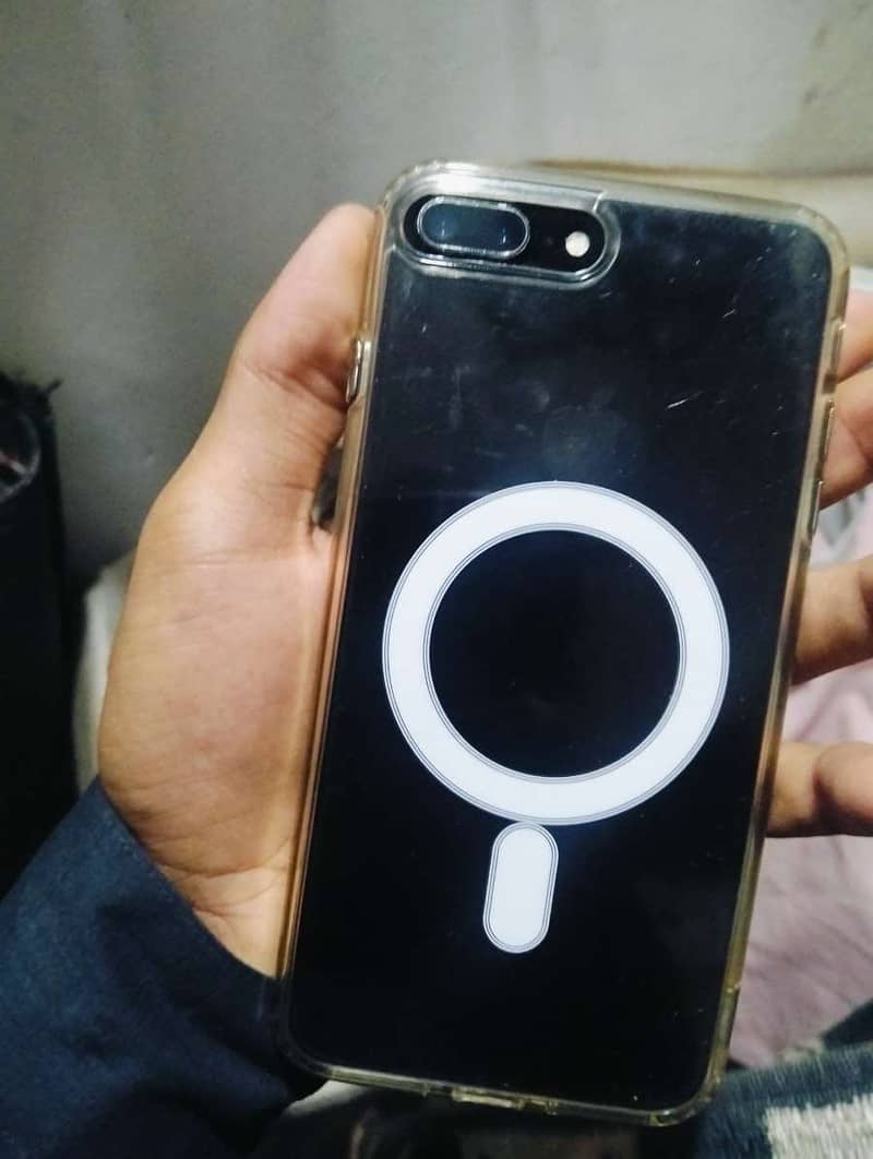 Apple iPhone 7 Plus 0