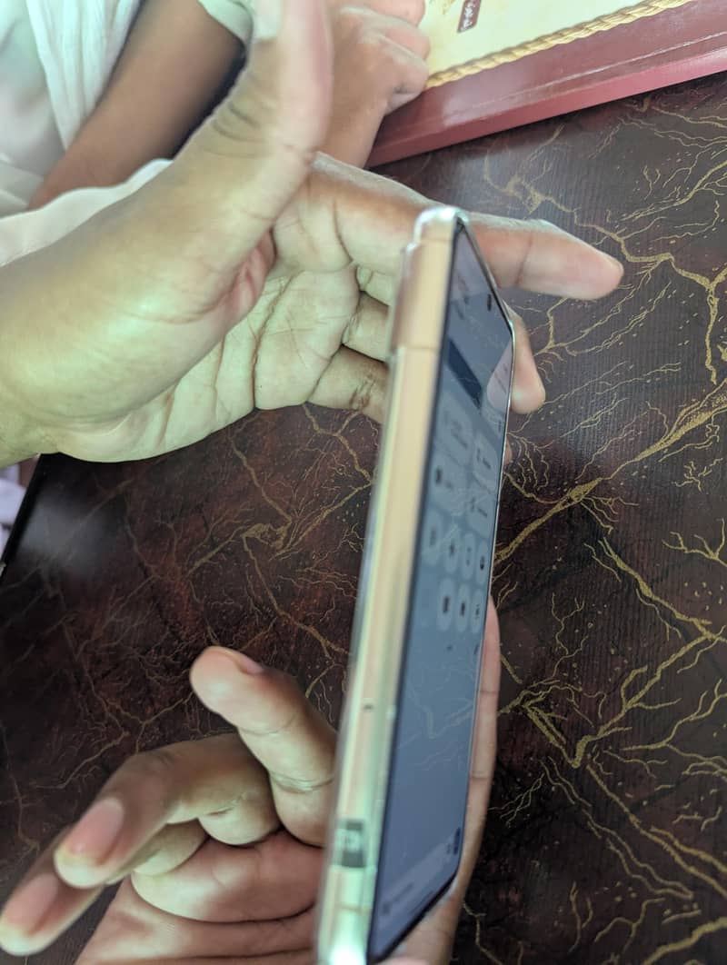 Google Pixel 8 4