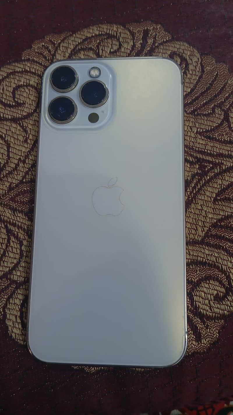 Apple iPhone 13 Pro Max 3