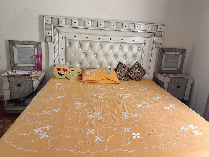 Bedroom set 0
