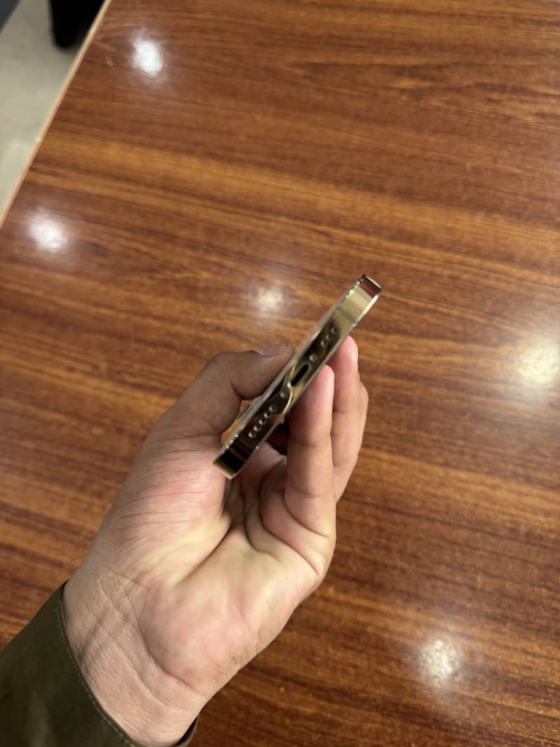 Apple iPhone 12 Pro 2