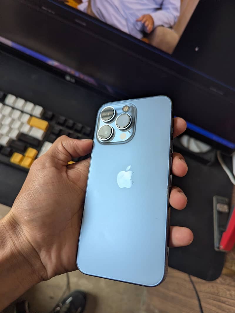 Apple iPhone 13 Pro 4