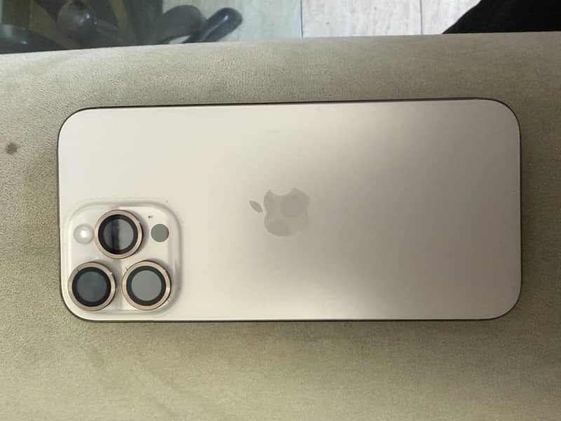 Apple iPhone 16 Pro Max 0